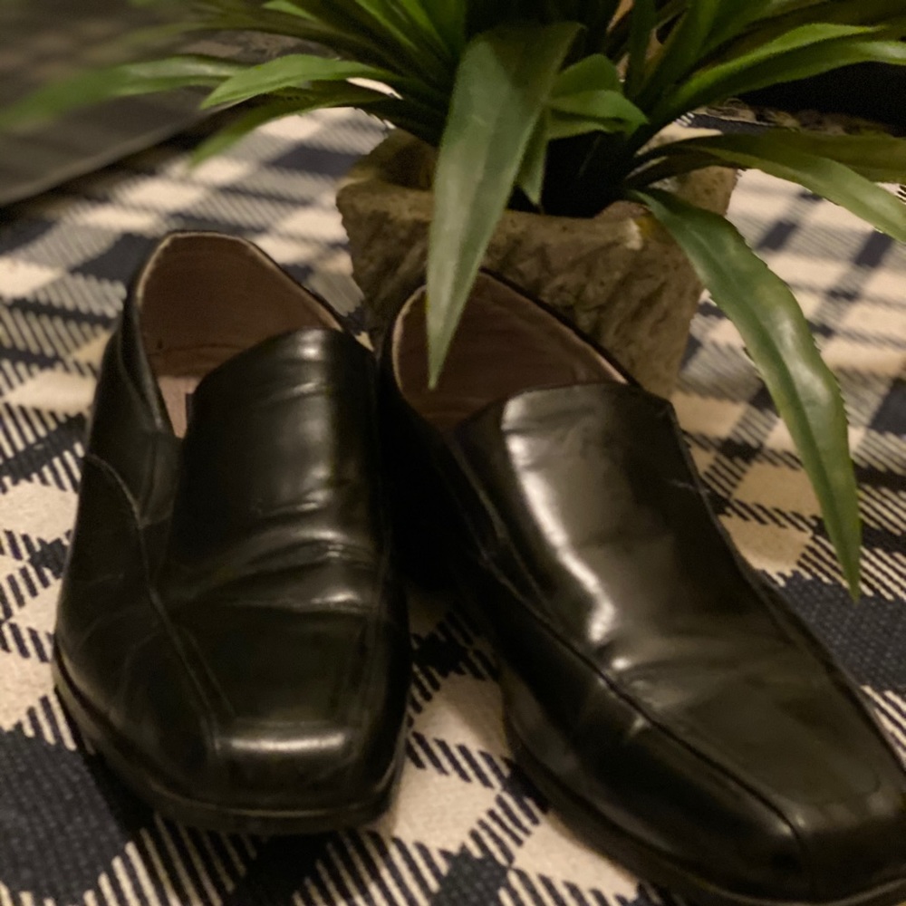 Dress shoes
